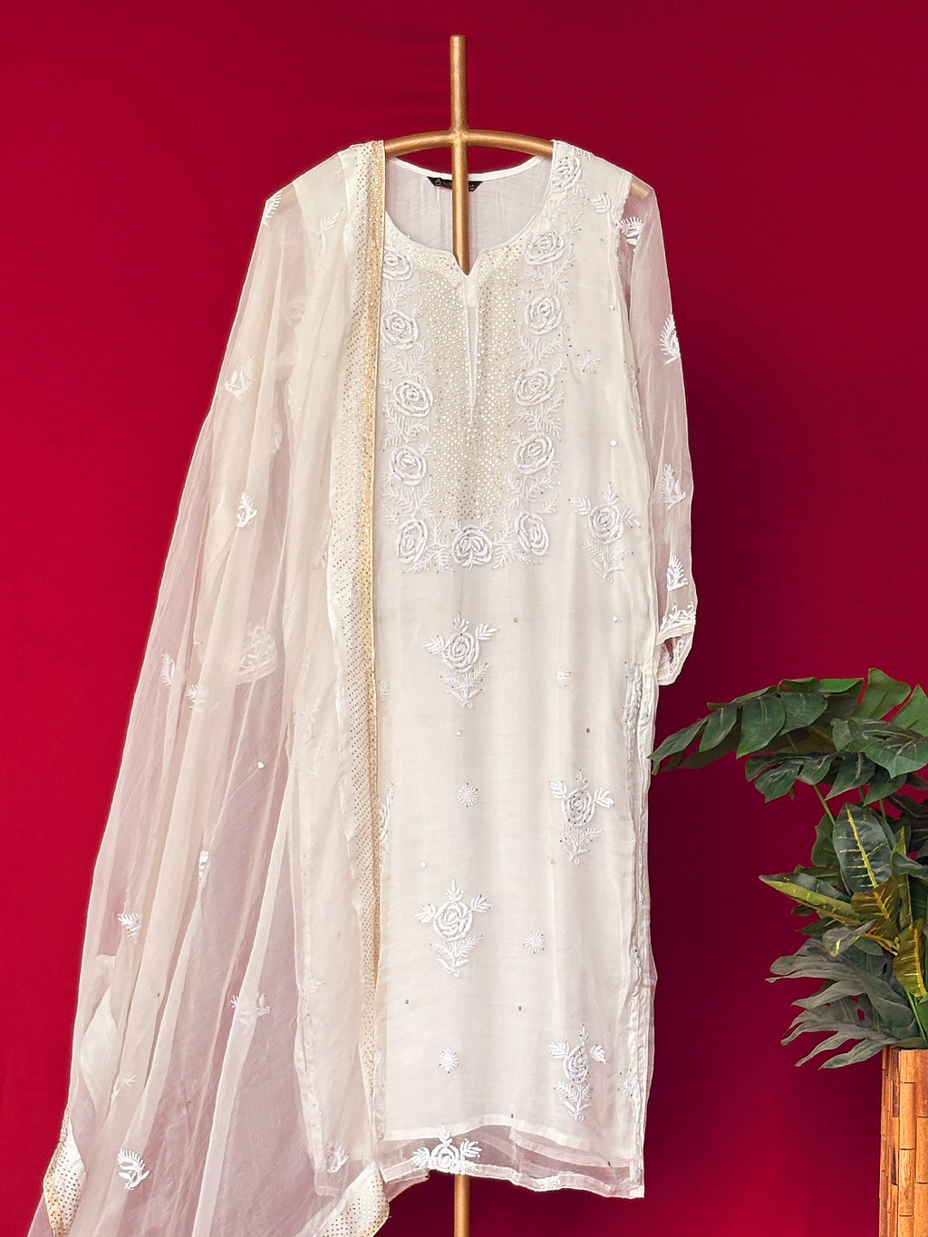 Mahnoor Chikankari Kurta Set - White