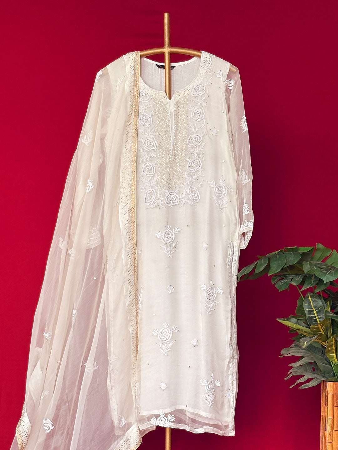 Mahnoor Chikankari Kurta Set - White