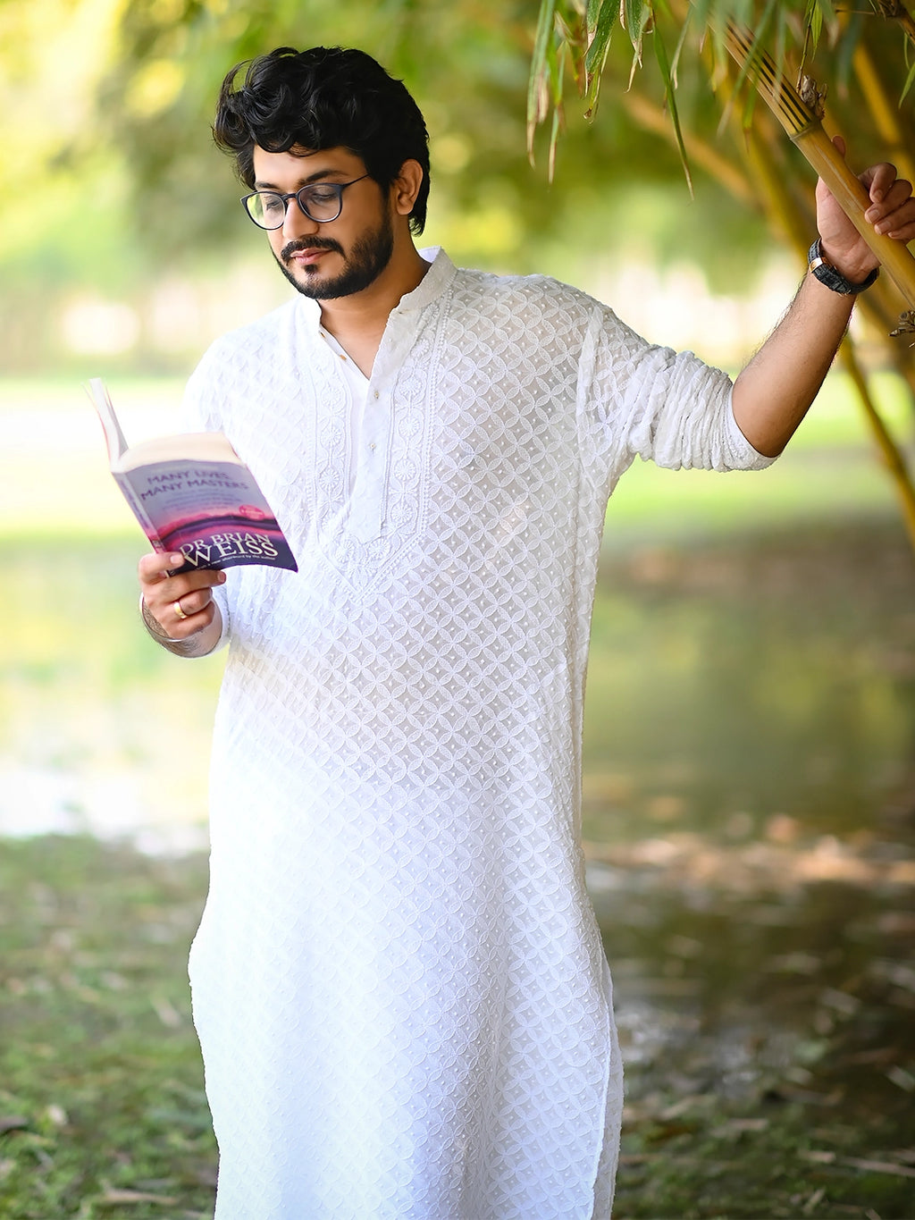 White Shaan Viscose Chikankari Mens Kurta Set